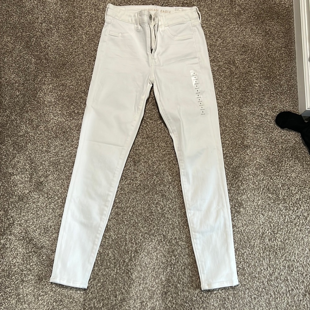 AE WHITE JEANS